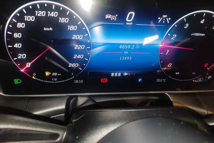 Used Mercedes-Benz GLC Coupe 2024 GLC 300 4MATIC Coupe SUV Odometer Close Up