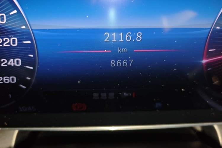 Used Mercedes-Benz GLC Coupe 2024 GLC 260 4MATIC Coupe SUV Odometer Close Up