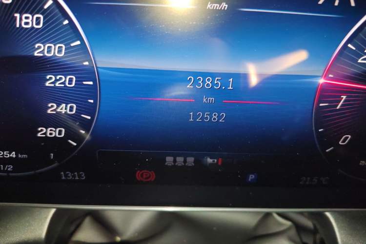 Used Mercedes-Benz GLC Coupe 2024 GLC 260 4MATIC Coupe SUV Odometer Close Up