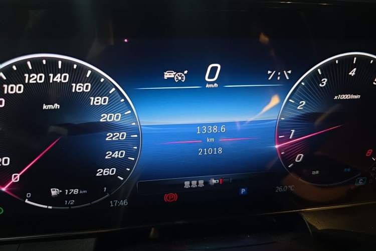 Used Mercedes-Benz GLC Coupe 2024 GLC 260 4MATIC Coupe SUV Odometer Close Up