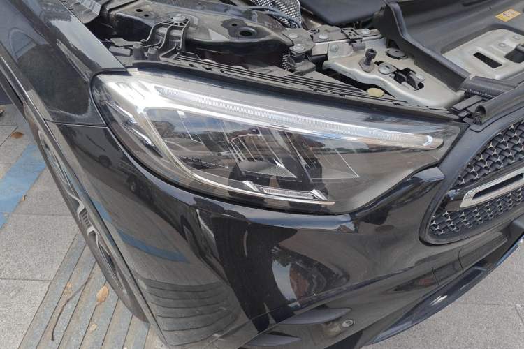Used Mercedes-Benz GLC Coupe 2024 GLC 260 4MATIC Coupe SUV Right Front Headlight
