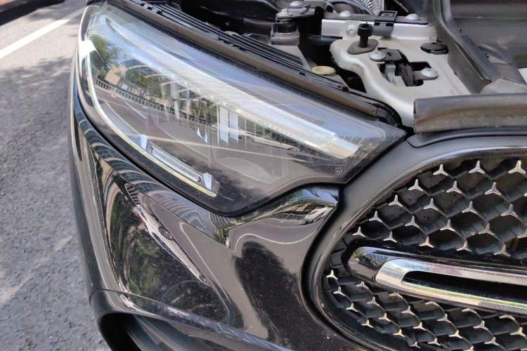 Used Mercedes-Benz GLC Coupe 2024 GLC 300 4MATIC Coupe SUV Right Front Headlight