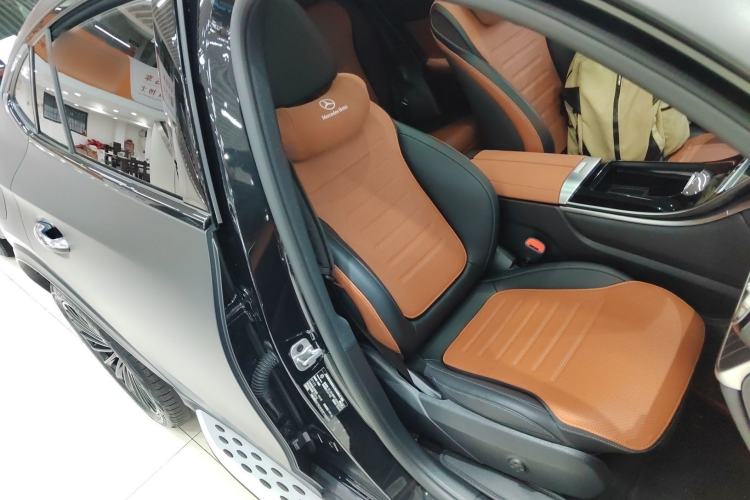 Used Mercedes-Benz GLC Coupe 2024 GLC 300 4MATIC Coupe SUV Right Front Seat