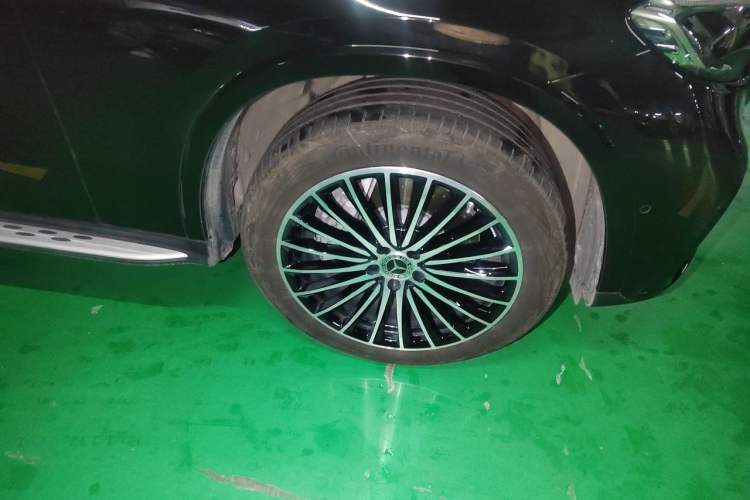 Used Mercedes-Benz GLC Coupe 2024 GLC 300 4MATIC Coupe SUV Right Front Wheel Hub