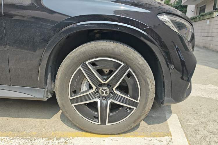 Used Mercedes-Benz GLC Coupe 2024 GLC 260 4MATIC Coupe SUV Right Front Wheel Hub