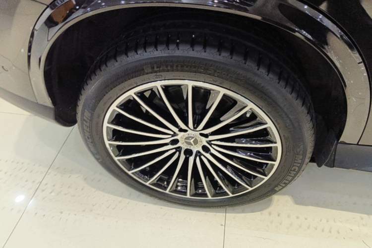Used Mercedes-Benz GLC Coupe 2024 GLC 300 4MATIC Coupe SUV Right Rear Wheel Hub