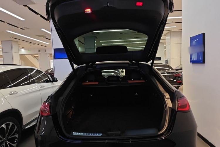 Used Mercedes-Benz GLC Coupe 2024 GLC 260 4MATIC Coupe SUV Trunk