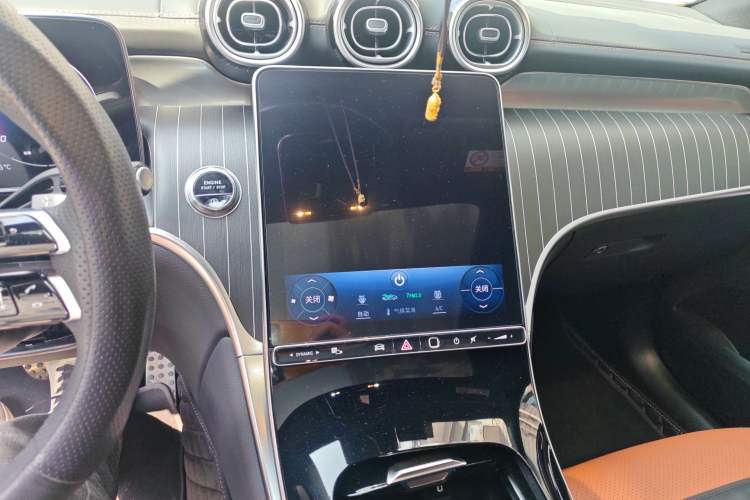 Used Mercedes-Benz GLC Coupe 2024 GLC 300 4MATIC Coupe SUV Audio And AC Panel