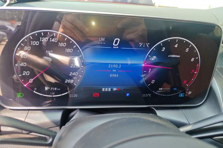 Used Mercedes-Benz GLC Coupe 2024 GLC 300 4MATIC Coupe SUV Odometer Close Up