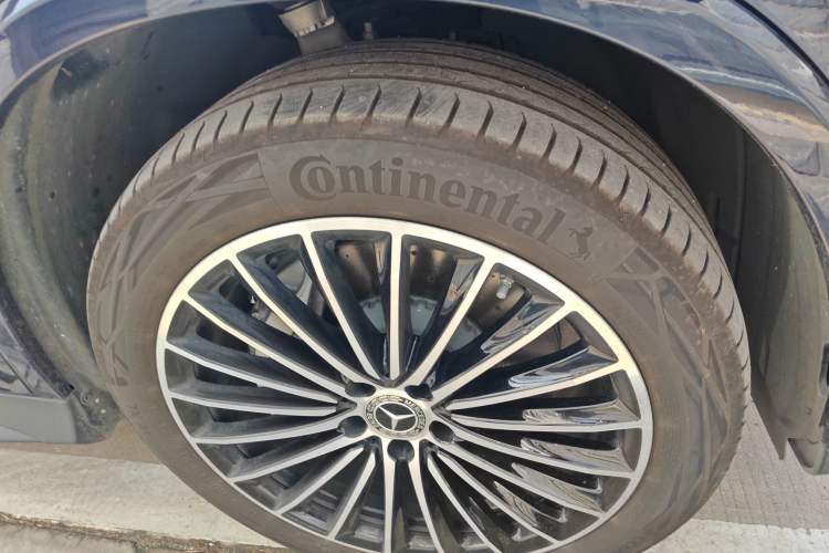 Used Mercedes-Benz GLC Coupe 2024 GLC 300 4MATIC Coupe SUV Right Front Wheel Hub