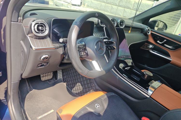 Used Mercedes-Benz GLC Coupe 2024 GLC 300 4MATIC Coupe SUV Steering Wheel