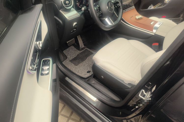Used Mercedes-Benz GLC Coupe 2024 GLC 260 4MATIC Coupe SUV Driver Seat