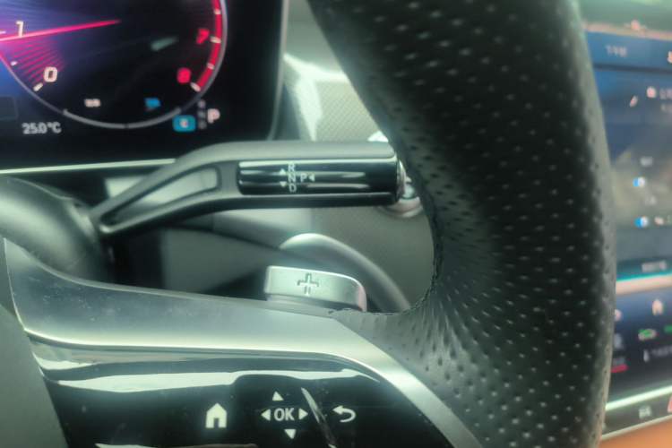 Used Mercedes-Benz GLC Coupe 2024 GLC 260 4MATIC Coupe SUV Gear Lever