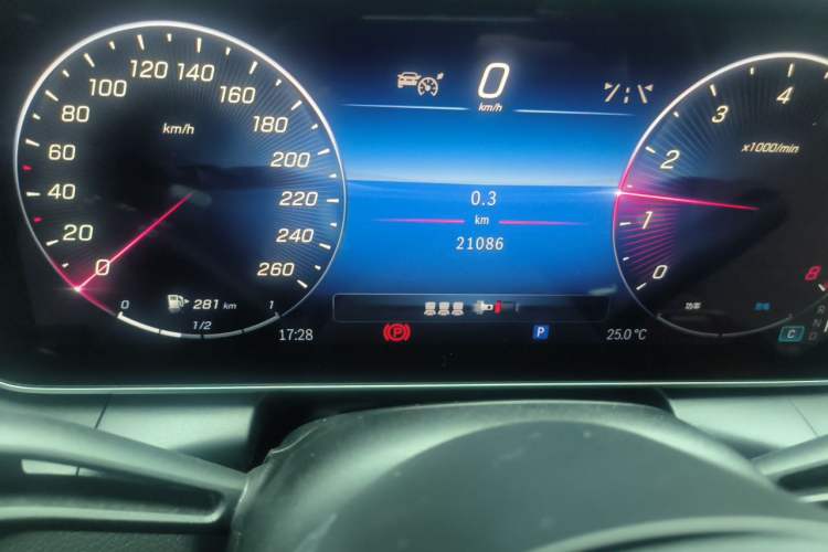 Used Mercedes-Benz GLC Coupe 2024 GLC 260 4MATIC Coupe SUV Odometer Close Up
