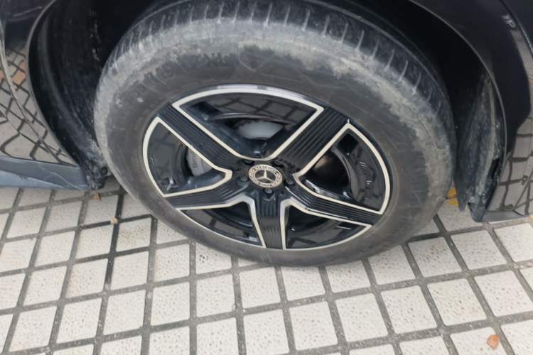 Used Mercedes-Benz GLC Coupe 2024 GLC 260 4MATIC Coupe SUV Right Front Wheel Hub