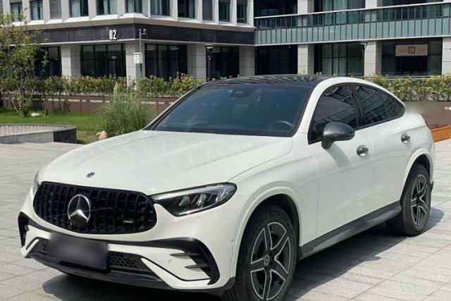 Ojetý Mercedes-Benz GLC Coupe 2024 GLC 260 4MATIC Coupe SUV
