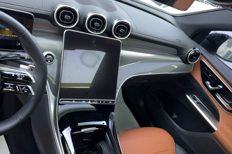 Used Mercedes-Benz GLC Coupe 2024 GLC 260 4MATIC Coupe SUV Audio And AC Panel