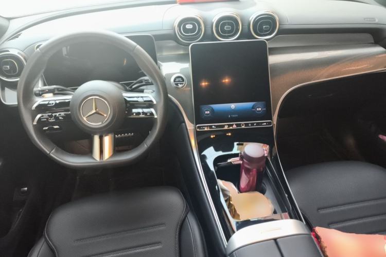 Used Mercedes-Benz GLC Coupe 2024 GLC 260 4MATIC Coupe SUV Center Console