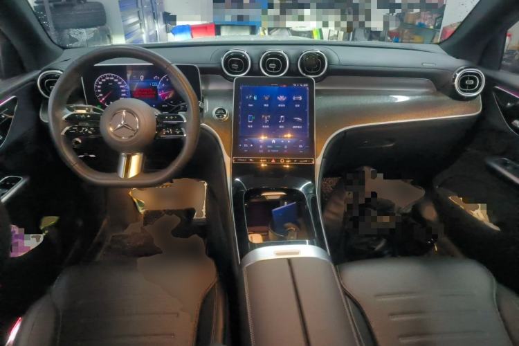 Used Mercedes-Benz GLC Coupe 2024 GLC 260 4MATIC Coupe SUV Center Console
