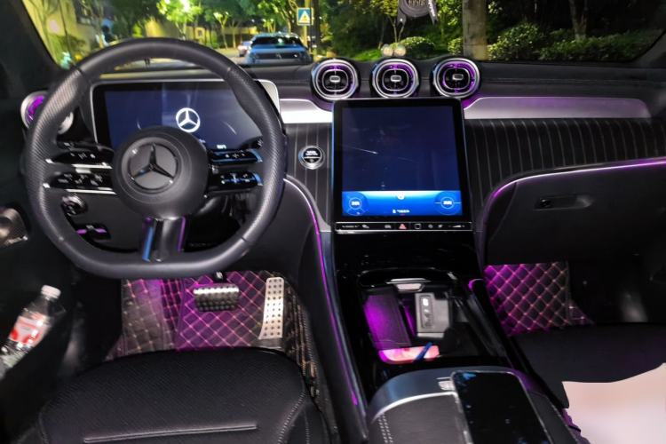 Used Mercedes-Benz GLC Coupe 2024 GLC 300 4MATIC Coupe SUV Center Console