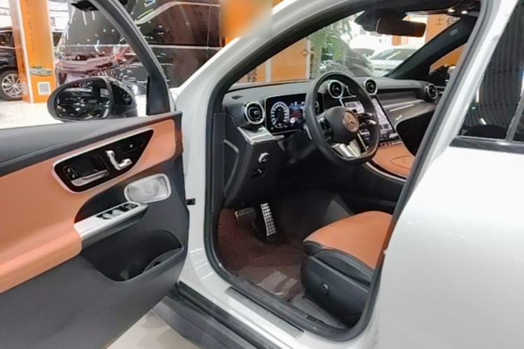 Used Mercedes-Benz GLC Coupe 2024 GLC 260 4MATIC Coupe SUV Driver Seat