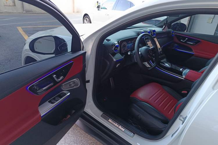 Used Mercedes-Benz GLC Coupe 2024 GLC 300 4MATIC Coupe SUV Driver Seat