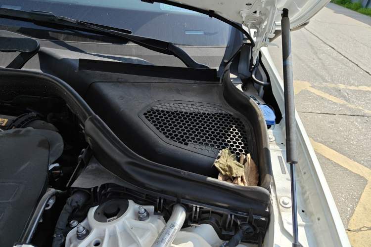Used Mercedes-Benz GLC Coupe 2024 GLC 260 4MATIC Coupe SUV Engine Bay Left