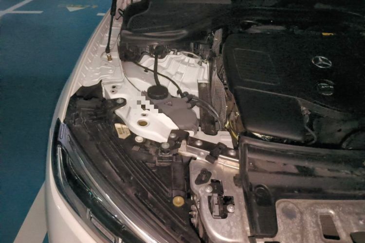 Used Mercedes-Benz GLC Coupe 2024 GLC 260 4MATIC Coupe SUV Engine Bay Right