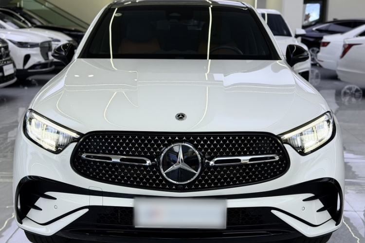 Used Mercedes-Benz GLC Coupe 2024 GLC 260 4MATIC Coupe SUV Exterior 1