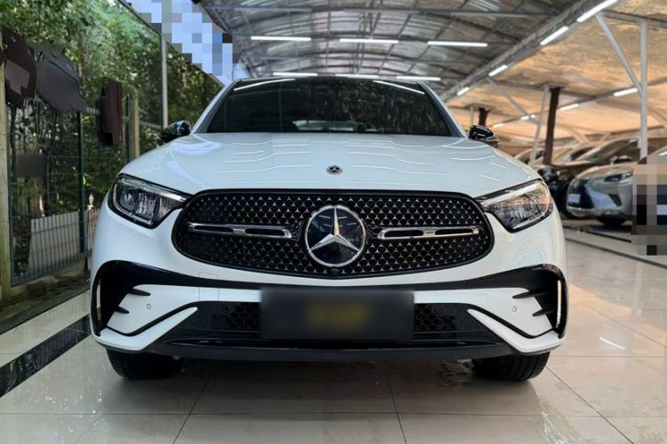 Used Mercedes-Benz GLC Coupe 2024 GLC 260 4MATIC Coupe SUV Exterior 1