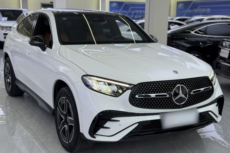 Used Mercedes-Benz GLC Coupe 2024 GLC 260 4MATIC Coupe SUV Exterior 2