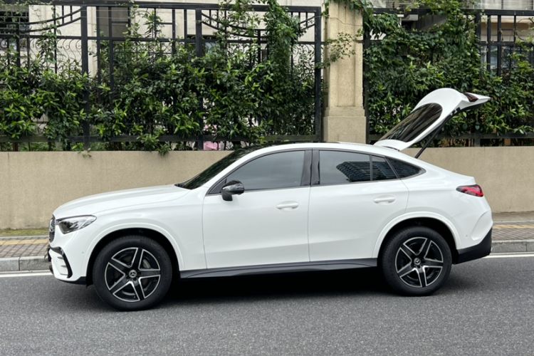 Used Mercedes-Benz GLC Coupe 2024 GLC 260 4MATIC Coupe SUV Exterior 2