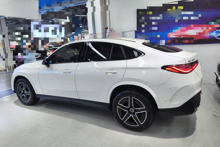 Used Mercedes-Benz GLC Coupe 2024 GLC 260 4MATIC Coupe SUV Exterior 3