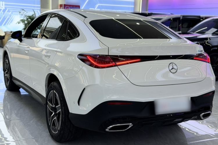 Used Mercedes-Benz GLC Coupe 2024 GLC 260 4MATIC Coupe SUV Exterior 3