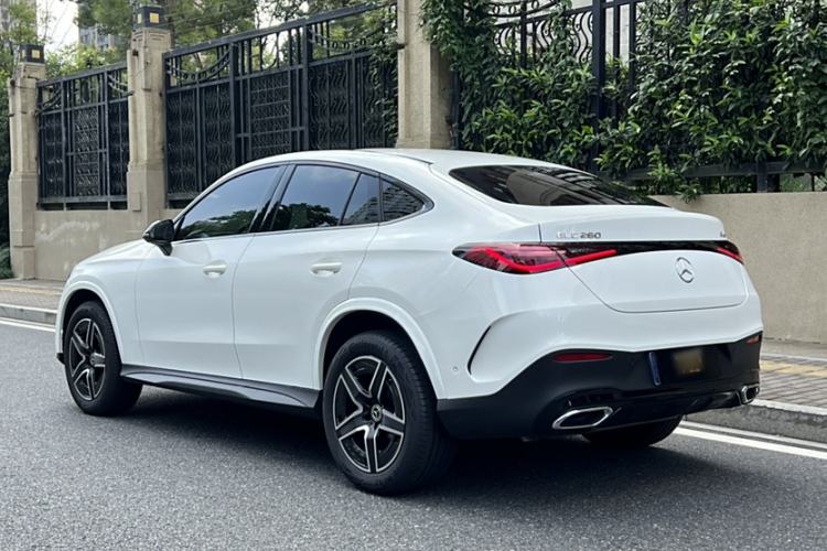 Used Mercedes-Benz GLC Coupe 2024 GLC 260 4MATIC Coupe SUV Exterior 4
