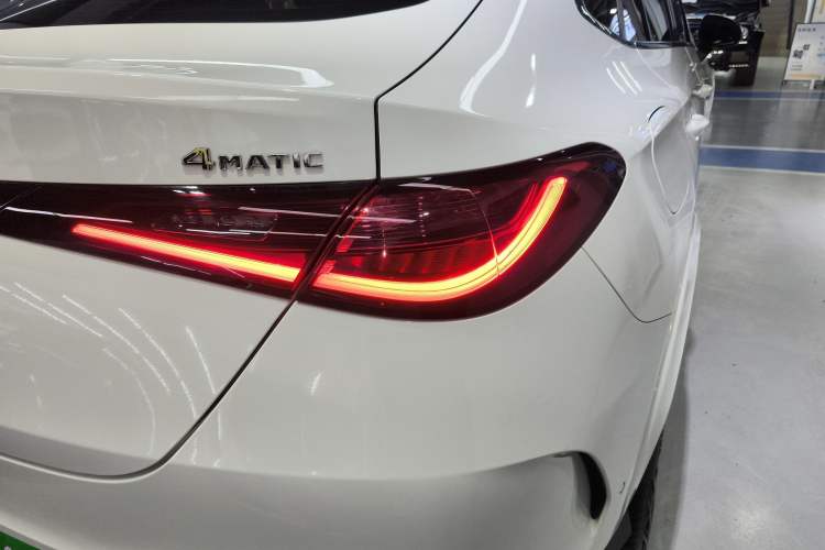 Used Mercedes-Benz GLC Coupe 2024 GLC 260 4MATIC Coupe SUV Exterior 6