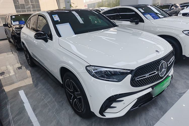 Used Mercedes-Benz GLC Coupe 2024 GLC 260 4MATIC Coupe SUV Front Right 45 Deg