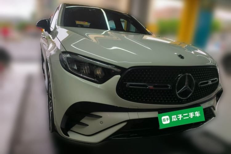 Used Mercedes-Benz GLC Coupe 2024 GLC 260 4MATIC Coupe SUV Front Right 45 Deg