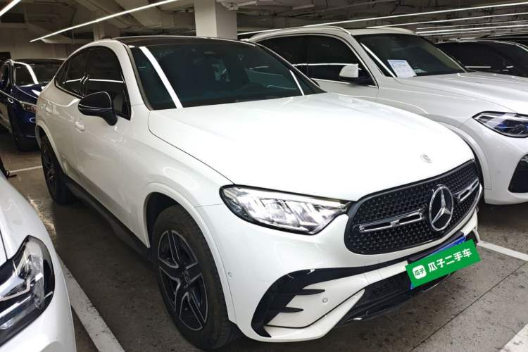 Used Mercedes-Benz GLC Coupe 2024 GLC 260 4MATIC Coupe SUV Front Right 45 Deg