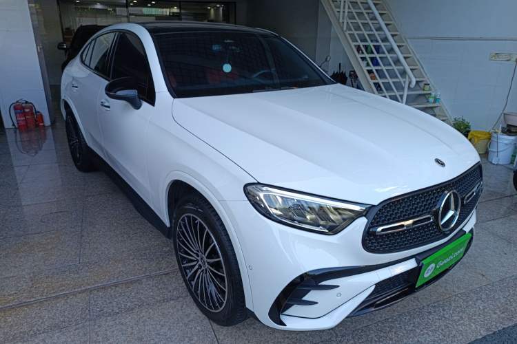 Used Mercedes-Benz GLC Coupe 2024 GLC 300 4MATIC Coupe SUV Front Right 45 Deg