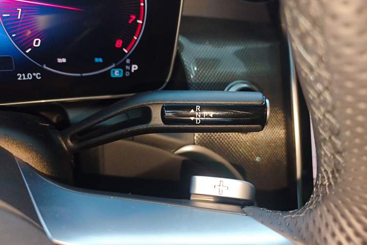 Used Mercedes-Benz GLC Coupe 2024 GLC 260 4MATIC Coupe SUV Gear Lever
