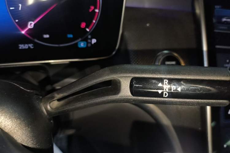 Used Mercedes-Benz GLC Coupe 2024 GLC 260 4MATIC Coupe SUV Gear Lever