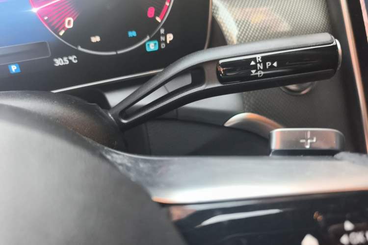 Used Mercedes-Benz GLC Coupe 2024 GLC 260 4MATIC Coupe SUV Gear Lever