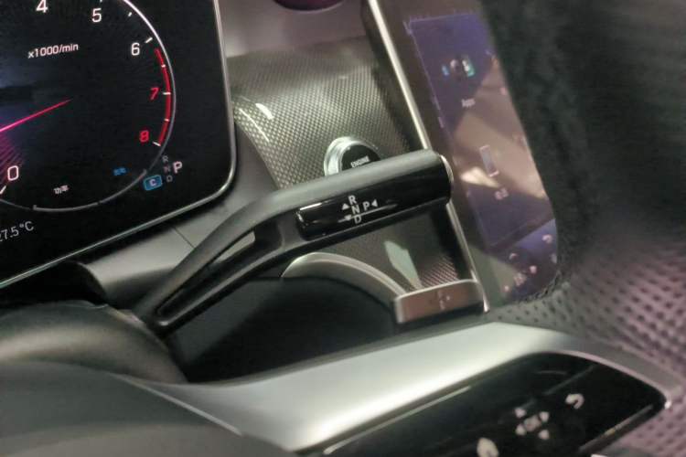 Used Mercedes-Benz GLC Coupe 2024 GLC 260 4MATIC Coupe SUV Gear Lever