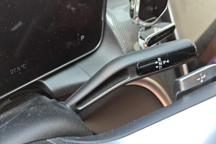 Used Mercedes-Benz GLC Coupe 2024 GLC 260 4MATIC Coupe SUV Gear Lever