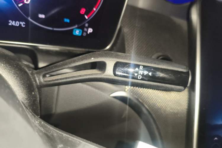 Used Mercedes-Benz GLC Coupe 2024 GLC 260 4MATIC Coupe SUV Gear Lever