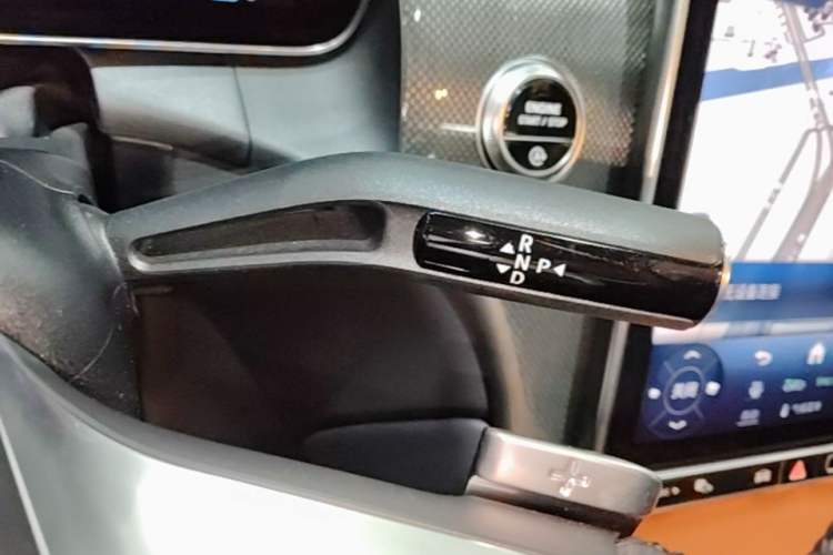 Used Mercedes-Benz GLC Coupe 2024 GLC 260 4MATIC Coupe SUV Gear Lever