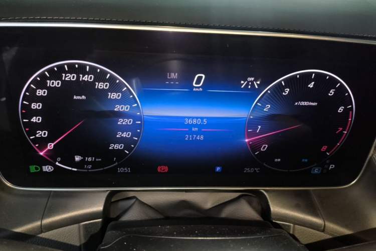 Used Mercedes-Benz GLC Coupe 2024 GLC 260 4MATIC Coupe SUV Instrument Cluster