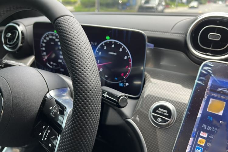 Used Mercedes-Benz GLC Coupe 2024 GLC 260 4MATIC Coupe SUV Interior 1