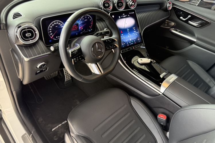 Used Mercedes-Benz GLC Coupe 2024 GLC 300 4MATIC Coupe SUV Interior 10